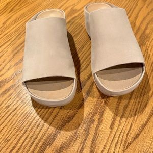 Worn only once Fitflop slides